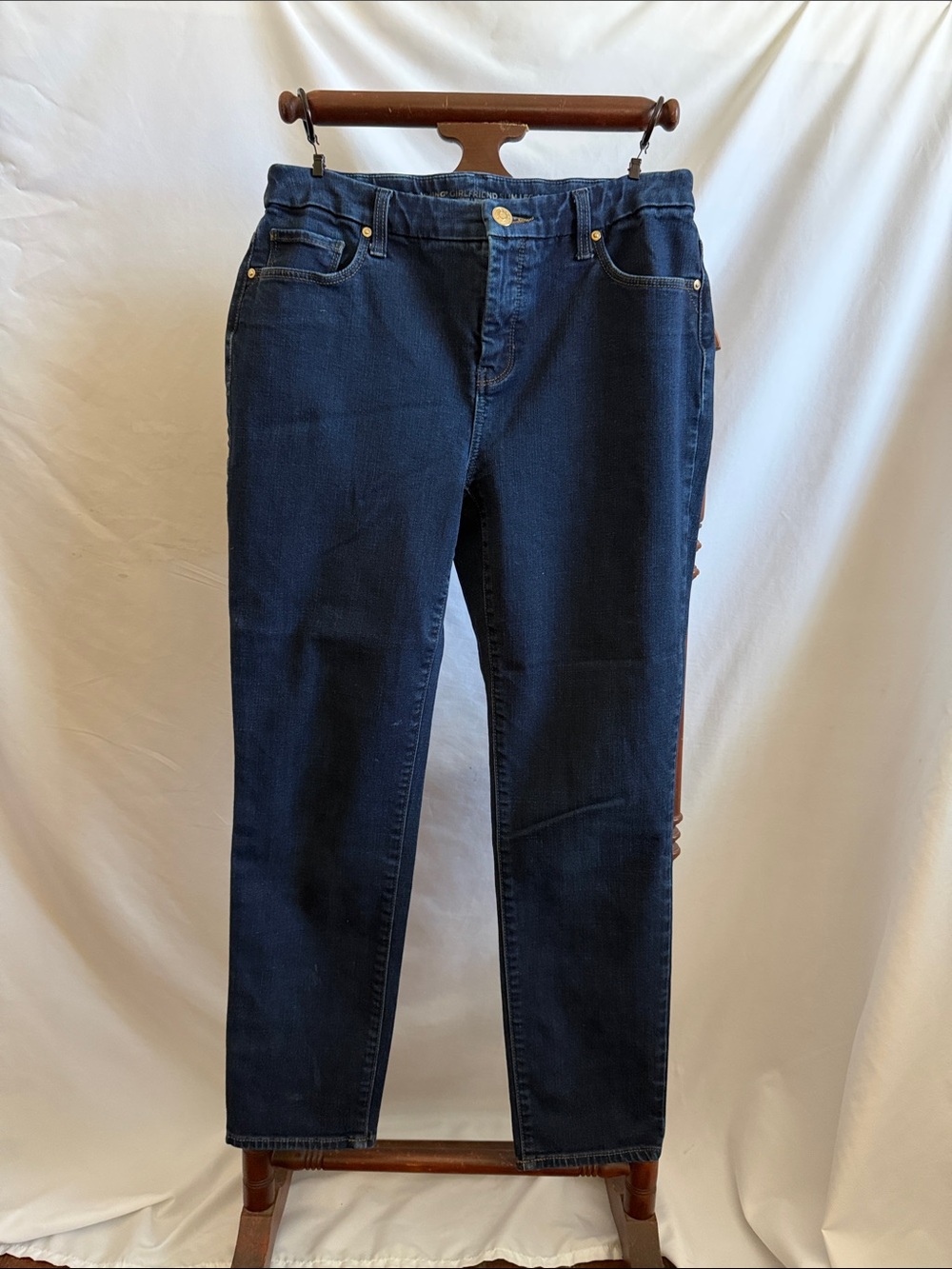 Chicos So Slimming Girlfriend Slim Leg Classic Jeans.